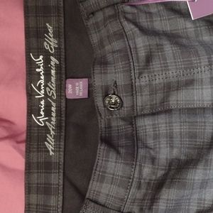 Gloria Vanderbilt NWT pants